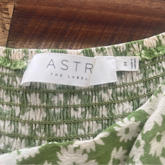 ASTR The Label Green and White Floral Top - Picture 2 of 8